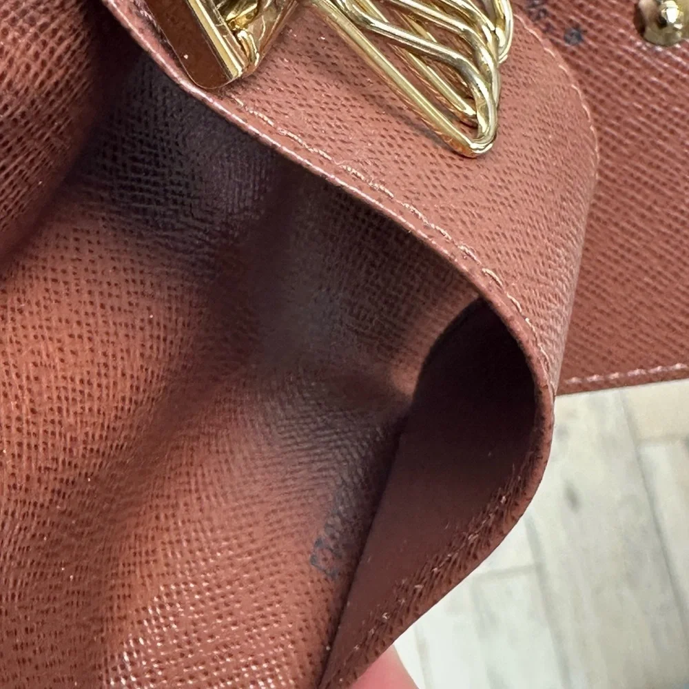 Louis Vuitton Monogram 6 key holder - Picture 6 of 8